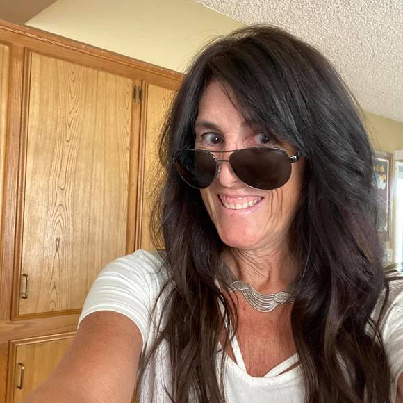 Meet your Posher, Yasemin - Picture 1 of 1